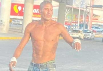 Limpiaparabrisas en Saltillo se vuelve viral por su cuerpo musculoso; desata redes sociales