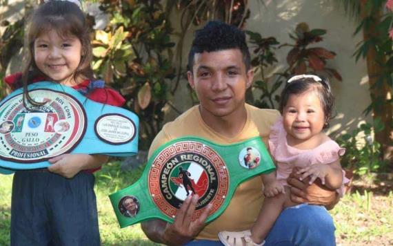 El campeón Nacional Gallo, Luis "Kiko" Guzmán compartió que sus hijas son el motor para salir adelante