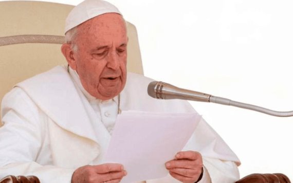 Papa Francisco lamenta asesinato de sacerdotes jesuitas en México
