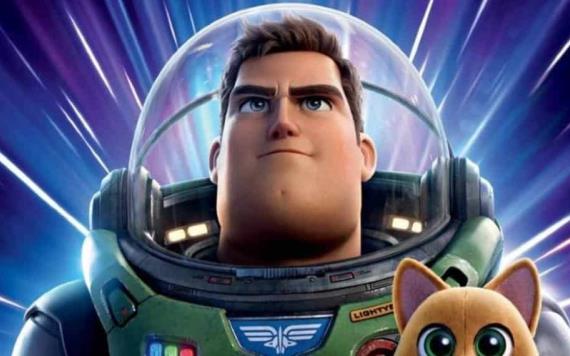 Polémico beso en Lightyear fue planeado para probar a la sociedad, según expertos