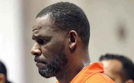 Sentencian al músico R. Kelly a 30 años en prisión por abusos sexuales a menores de edad