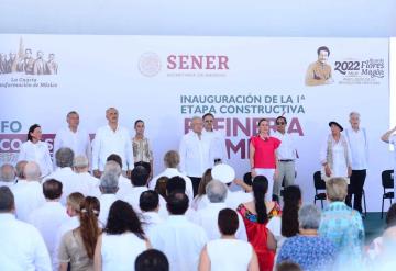 Listo el podium para dar acto de inauguración de la Refinería Olmeca por el presidente Andrés Manuel López Obrador