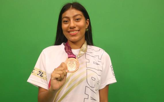 La karateka tabasqueña Daniela López le dedicó su medalla de bronce de los Juegos Nacionales CONADE 2022 a su familia