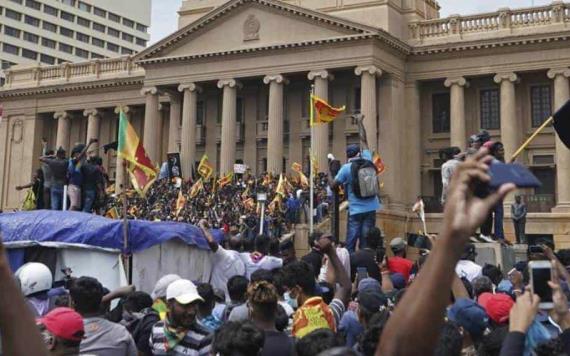 El presidente de Sri Lanka renuncia a su cargo tras fuertes protestas contra su gestión económica