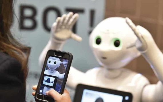 Robots como meseros y vendedores ya funcionan en México y no están reemplazando a humanos