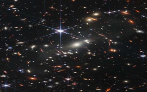 Telescopio Webb revela primera imagen clara del universo