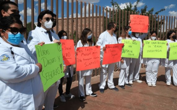 Médicos se manifiestan por feminicidio de doctora en Ciudad Juárez