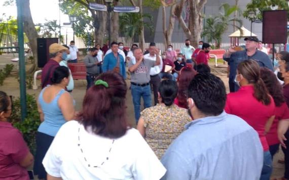 Trabajadores sindicalizados llevan a cabo sesión informativa por supuesta venta de plazas