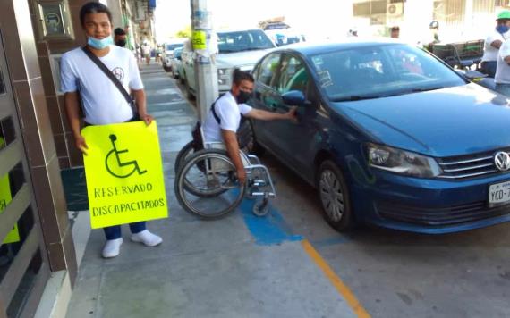 Personas con discapacidad realizan marcha de concientización en Paraíso