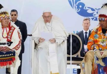 Papa Francisco pide perdón por abusos contra pueblos indígenas en Canadá