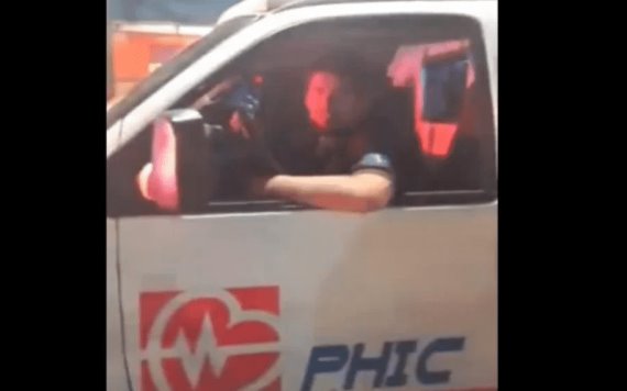 Video: Denuncian a ambulancia patito; no quería bajar a una persona que estaba convulsionando