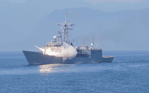 China realiza ejercicios militares en el estrecho de Taiwán