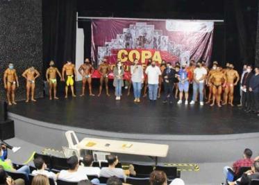 Luchadores tabasqueños convivieron con fanáticos en las instalaciones del SIT