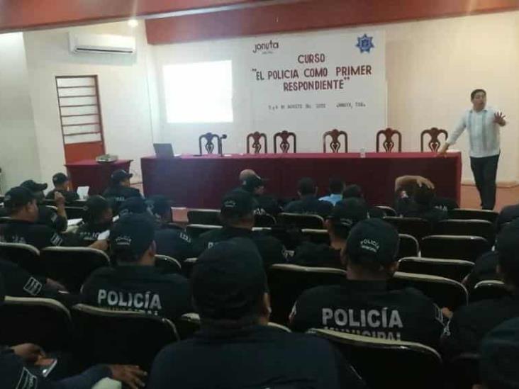 Reciben curso de profesionalización cuerpo policiaco en Jonuta Reciben curso de profesionalización cuerpo policiaco en Jonuta