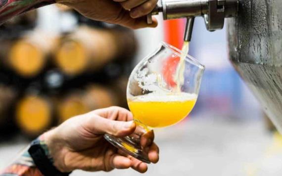 Cervecería en Singapur crea una cerveza con aguas residuales reciclada