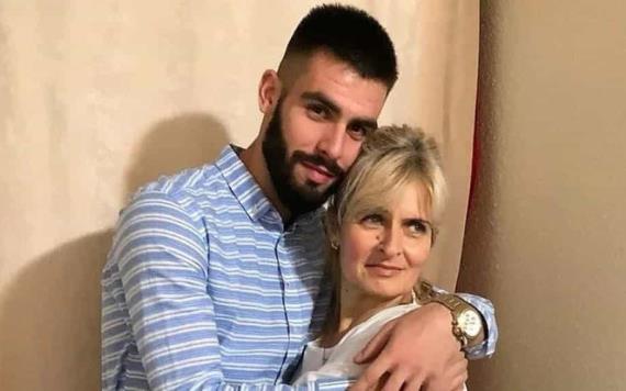 Futbolista donó parte de su hígado para salvar a su madre