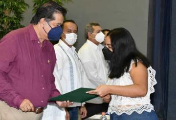Reconocen a 69 jóvenes aspirantes de nuevo ingreso por calificaciones más altas en el examen de admisión