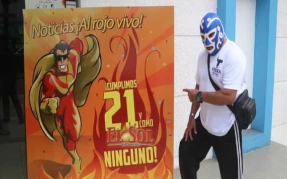 Huracán Ramírez, invitado de lujo en la celebración de aniversario de El Sol del Sureste