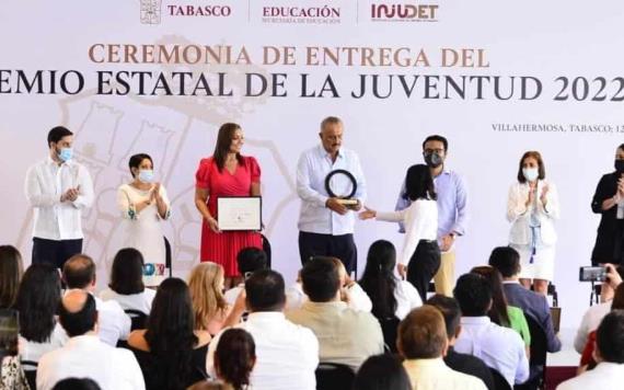 Gobernador de Tabasco, encabeza el evento del Premio Estatal de la Juventud 2022