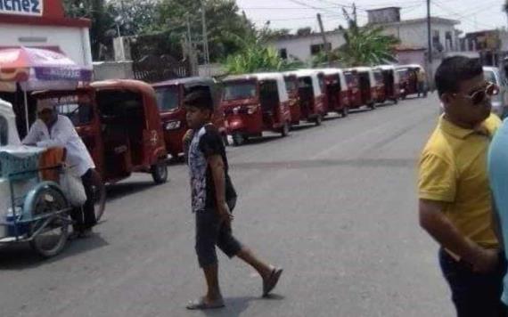 .Pochimovileros pelean rutas en Nacajuca y exigen intervención de las autoridades