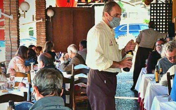 Polémico cartel en restaurante causa indignación en España