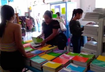 Padres de familia gastan hasta 5 mil pesos en compras de útiles escolares