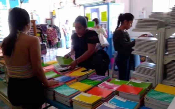 Padres de familia gastan hasta 5 mil pesos en compras de útiles escolares