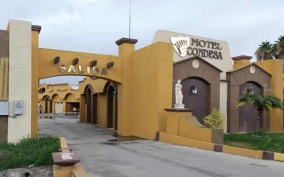 Pareja olvida apagar vehículo y muere intoxicada en un motel de Tamaulipas