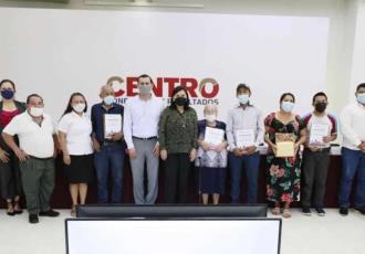 El Ayuntamiento de Centro, premió a los ganadores del reto Cuidado de Frentes de Casa en Centro"