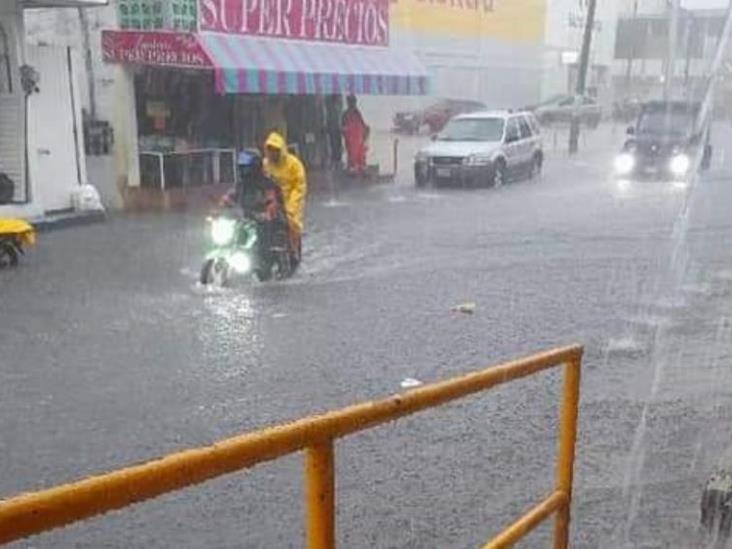 Lluvias torrenciales causan encharcamientos en calles de Paraíso Lluvias torrenciales causan encharcamientos en calles de Paraíso