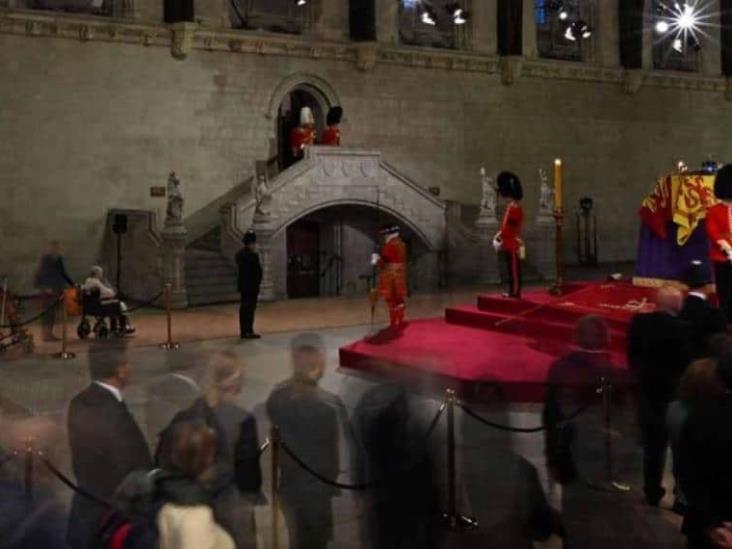 ¡Hasta 30 horas de espera! Así la enorme fila para dar último adiós a Isabel II ¡Hasta 30 horas de espera! Así la enorme fila para dar último adiós a Isabel II