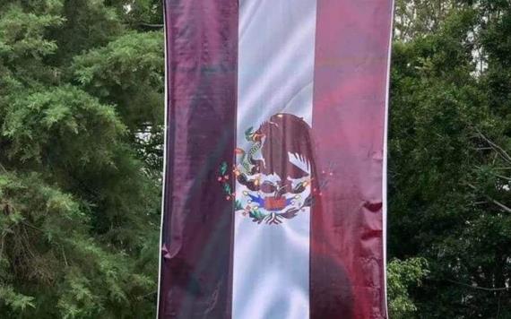 Colocan colores de Morena a bandera de México en Tepic; gobernador se disculpa