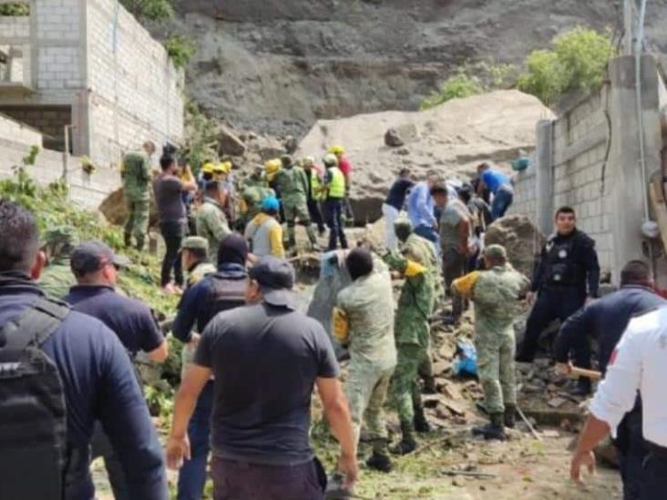 Derrumbe en Cuernavaca deja 3 muertos Derrumbe en Cuernavaca deja 3 muertos