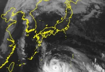 Japón emite alerta especial ante llegada del tifón "Nanmadol"