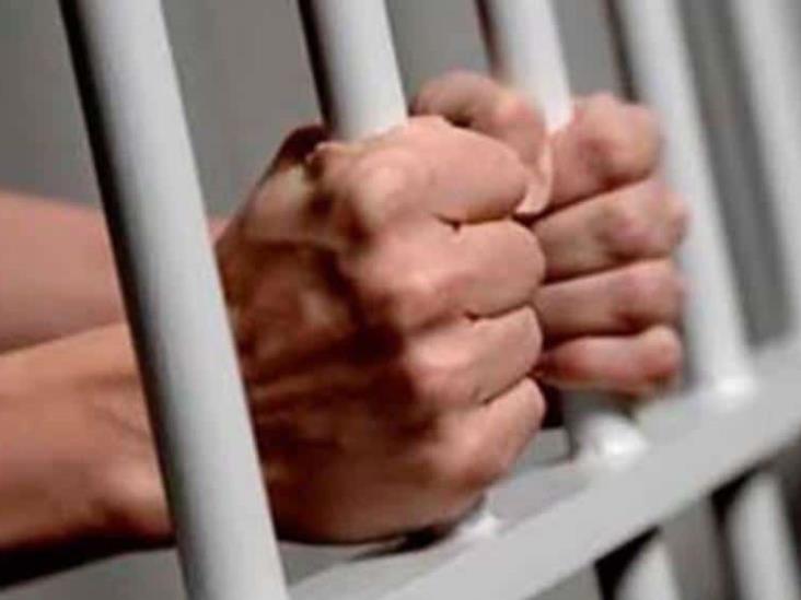 Detienen a pareja por abuso a sus 4 hijas en Nuevo León Detienen a pareja por abuso a sus 4 hijas en Nuevo León