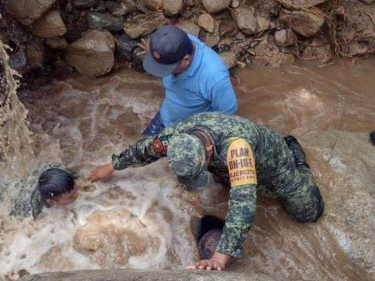 Reportan cuatro muertos por desbordamiento de río en Tlatlaya Reportan cuatro muertos por desbordamiento de río en Tlatlaya