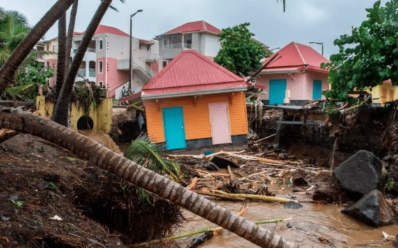Huracán Fiona causa inundaciones catastróficas y deja sin electricidad a Puerto Rico