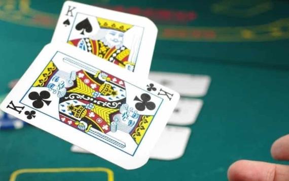 Clásicos de casinos: ¿conviene apostar en la ruleta o en el póker?