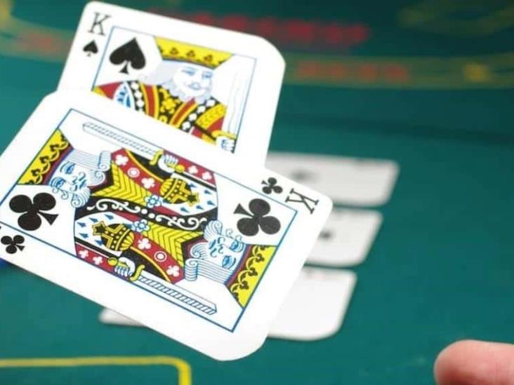 Clásicos de casinos: ¿conviene apostar en la ruleta o en el póker? Clásicos de casinos: ¿conviene apostar en la ruleta o en el póker?