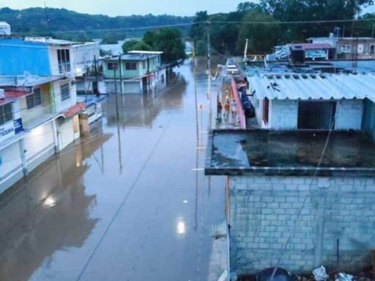 Debido a las lluvias, se solicitó declaratoria de emergencia para 13 municipios de Veracruz Debido a las lluvias, se solicitó declaratoria de emergencia para 13 municipios de Veracruz