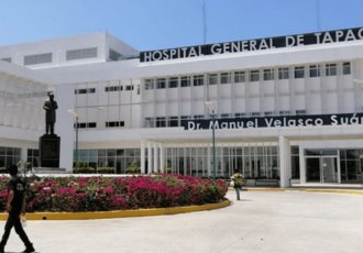 Ingresan a hospital más de 30 estudiantes intoxicados en Tapachula