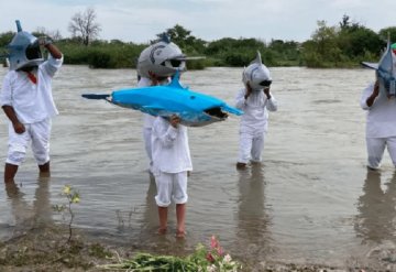 Con flores, música y bailes tradicionales rinden tributo al "Río Grande de Tehuantepec"