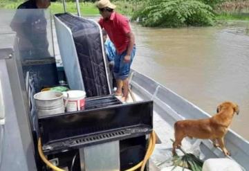 Protección Civil evacua a adultos mayores ante inundaciones en Jonuta