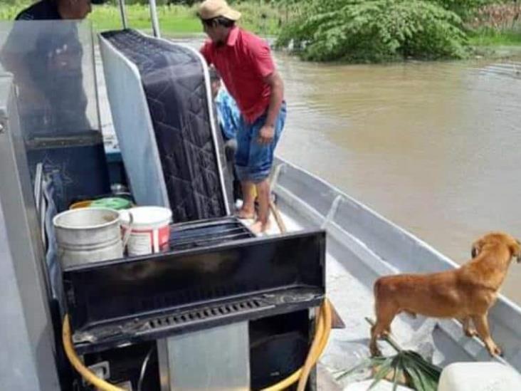 Protección Civil evacua a adultos mayores ante inundaciones en Jonuta Protección Civil evacua a adultos mayores ante inundaciones en Jonuta