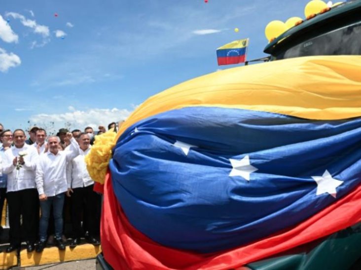 Petro reabre frontera con Venezuela tras siete años Petro reabre frontera con Venezuela tras siete años