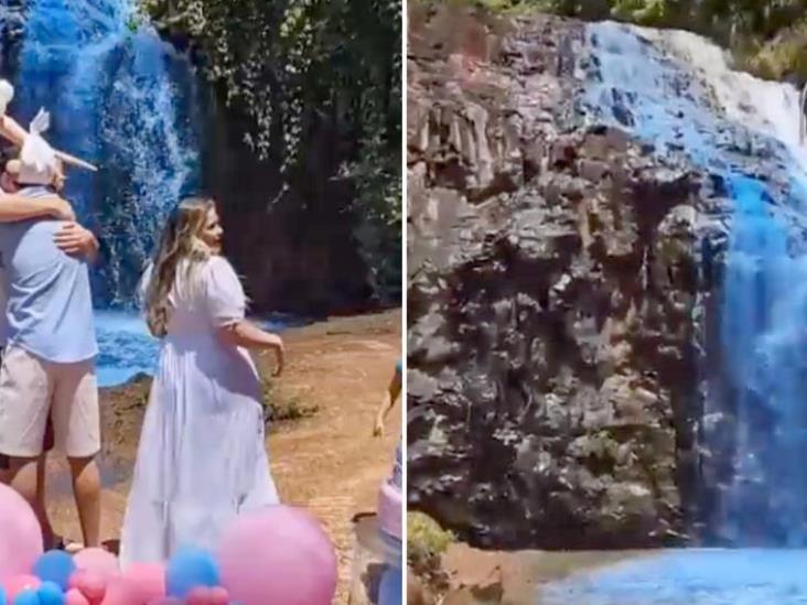 Pareja tiñe cascada de azul para revelar sexo de su bebé y causa indignación en redes Pareja tiñe cascada de azul para revelar sexo de su bebé y causa indignación en redes