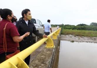La presidenta municipal Yolanda Osuna Huerta, supervisó el estado que guardan  los canales del río Grijalva