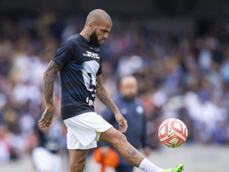 Dani Alves se lesiona la rodilla; baja ante Juárez Dani Alves se lesiona la rodilla; baja ante Juárez