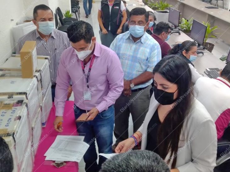 Se trituran credenciales de elector de acuerdo a la ley Se trituran credenciales de elector de acuerdo a la ley
