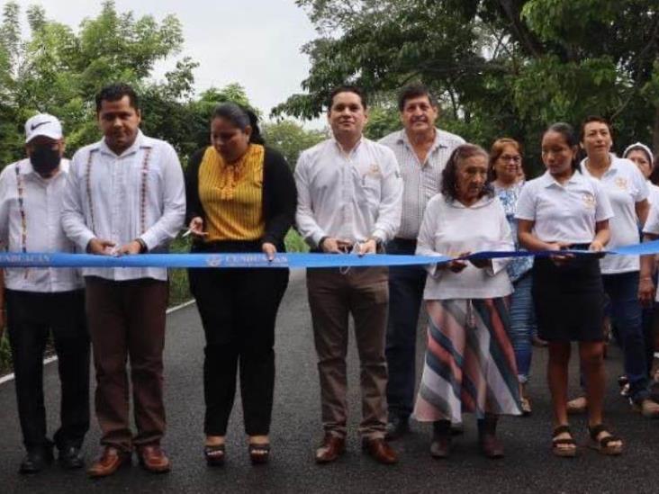 Inauguran obra de pavimentación en Cunduacán Inauguran obra de pavimentación en Cunduacán